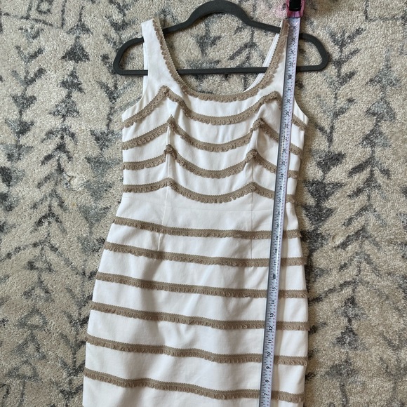 Great detail white Trina Turk dress! - Picture 5 of 7